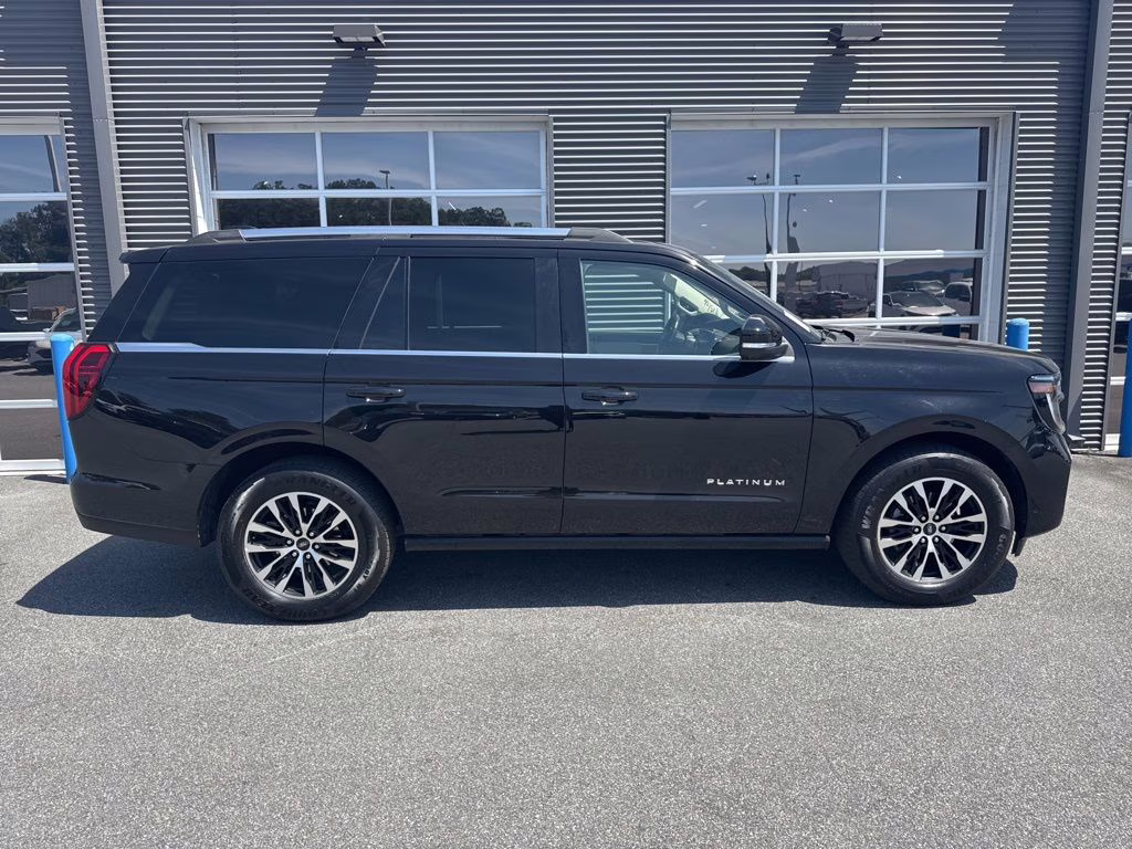 2025 Agate Black Metallic Ford Expedition Platinum 4X4 SUV