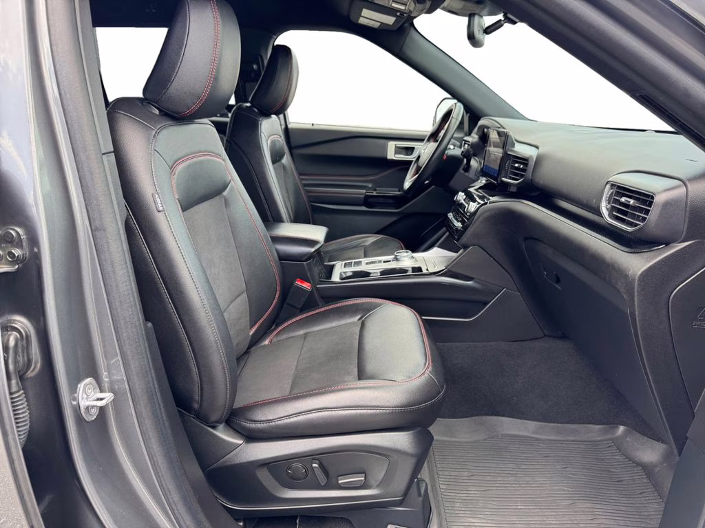 2023 Carbonized Gray Metallic Ford Explorer ST-Line RWD SUV