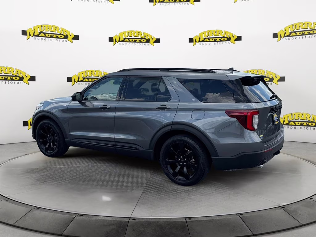 2023 Carbonized Gray Metallic Ford Explorer ST-Line RWD SUV