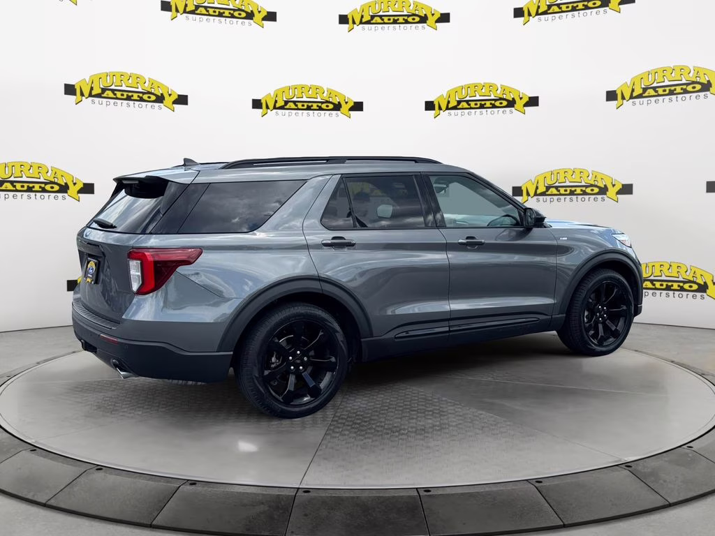 2023 Carbonized Gray Metallic Ford Explorer ST-Line RWD SUV