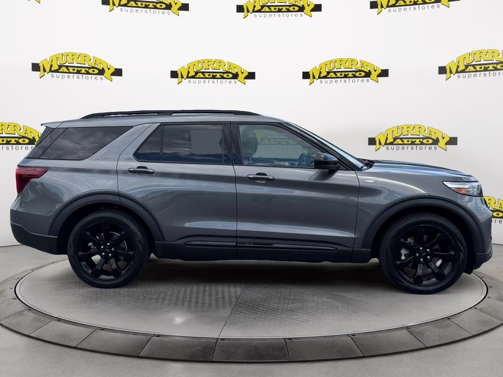 2023 Carbonized Gray Metallic Ford Explorer ST-Line RWD SUV