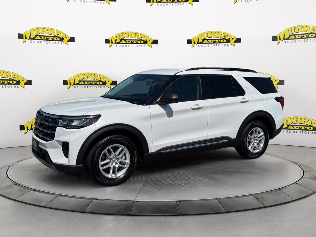 2025 Star White Metallic Tri-Coat Ford Explorer Active RWD SUV