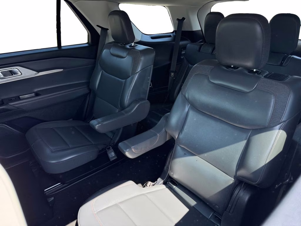 2025 Star White Metallic Tri-Coat Ford Explorer Active RWD SUV