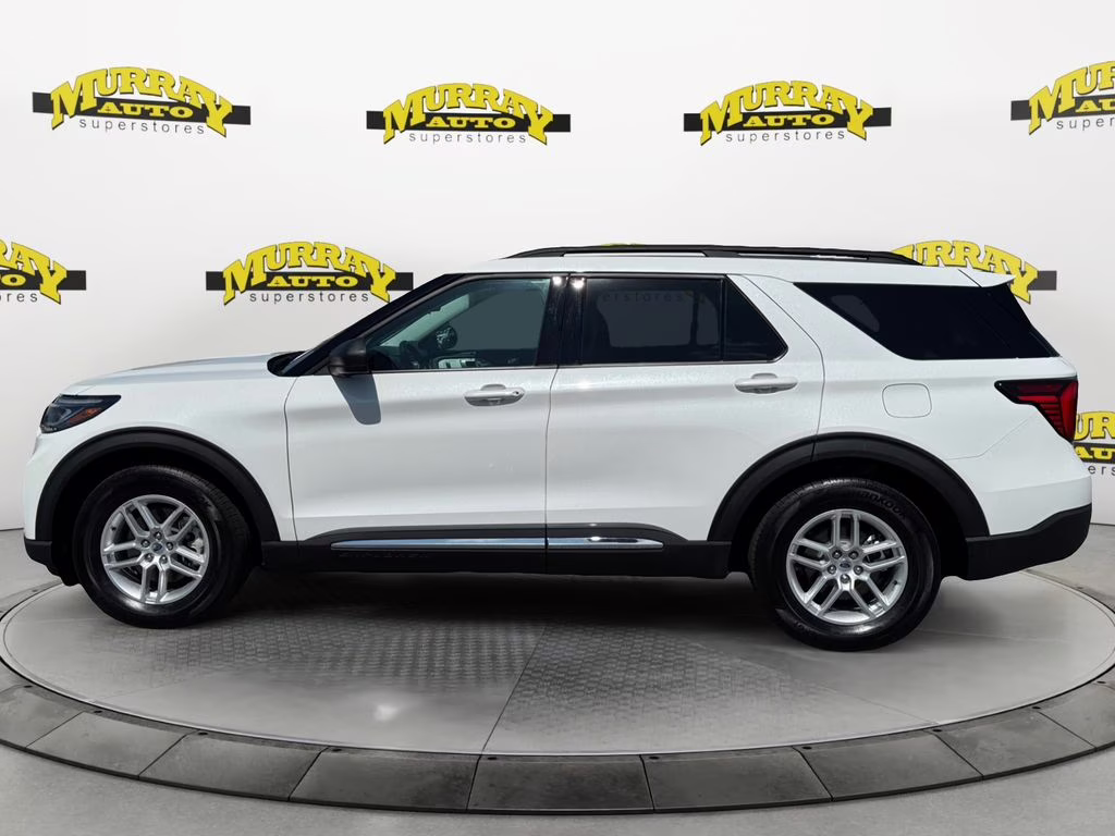 2025 Star White Metallic Tri-Coat Ford Explorer Active RWD SUV