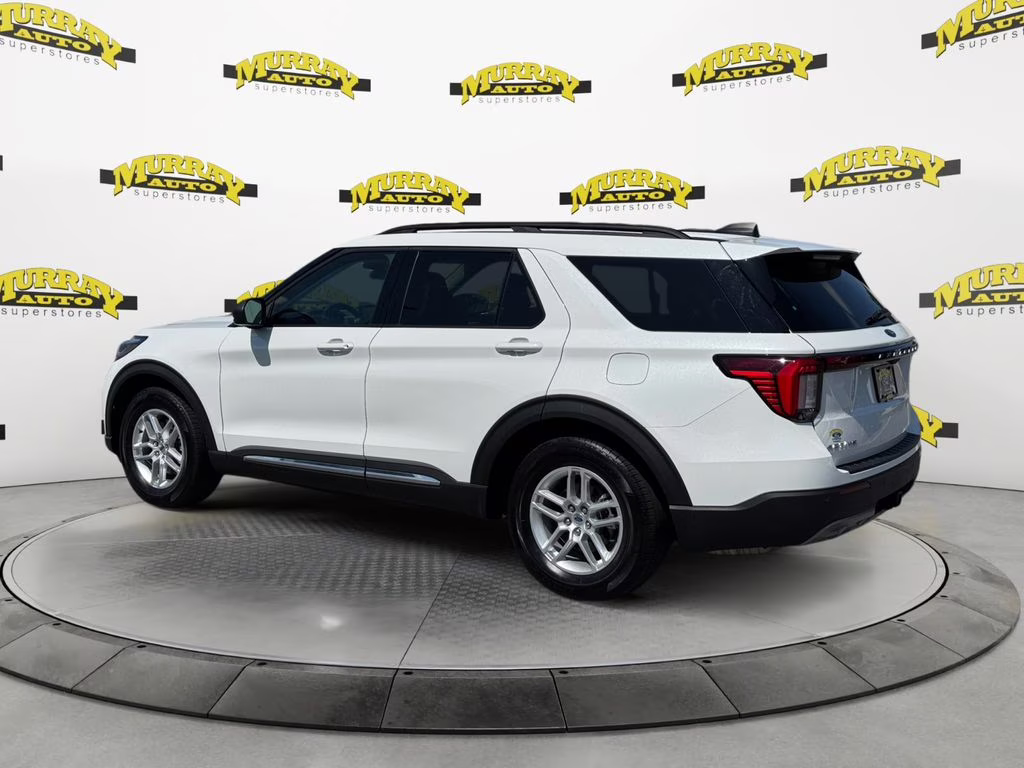 2025 Star White Metallic Tri-Coat Ford Explorer Active RWD SUV