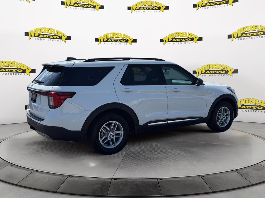 2025 Star White Metallic Tri-Coat Ford Explorer Active RWD SUV