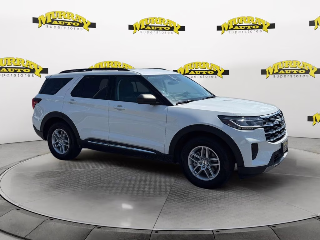 2025 Star White Metallic Tri-Coat Ford Explorer Active RWD SUV
