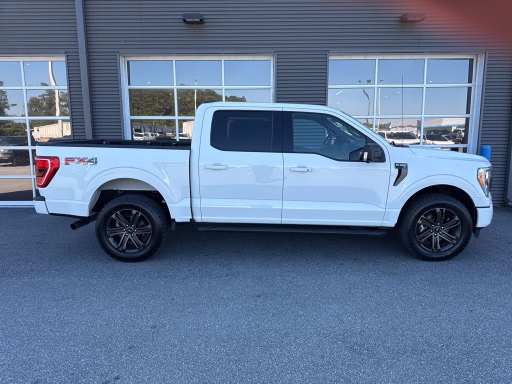 2021 Oxford White Ford F-150 XLT 4X4 Truck