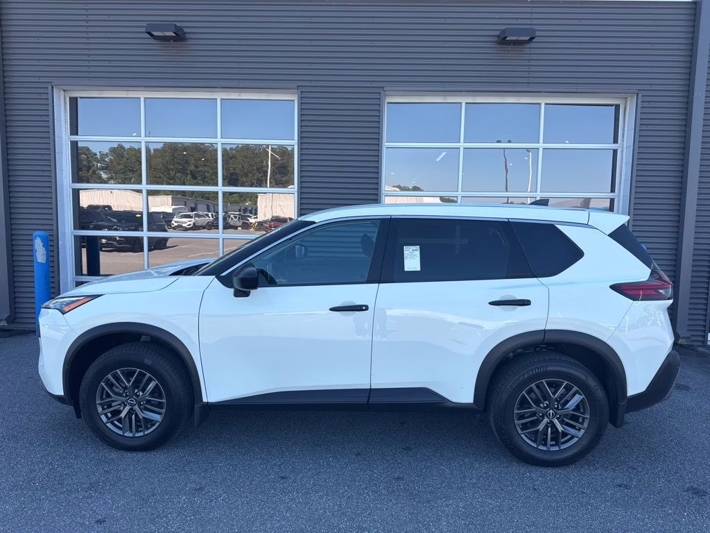 2023 Glacier White Nissan Rogue S FWD SUV