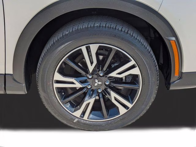2024 Alloy Silver Metallic Mitsubishi Eclipse Cross SE 4X4 SUV