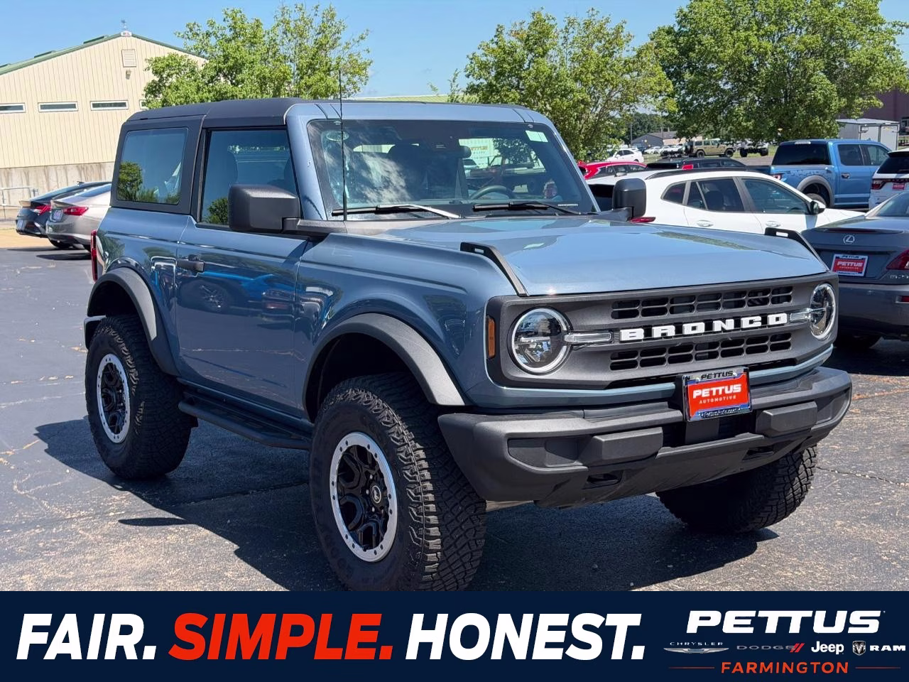 2025 Azure Gray Metallic Tri-Coat Ford Bronco Base 4X4 SUV