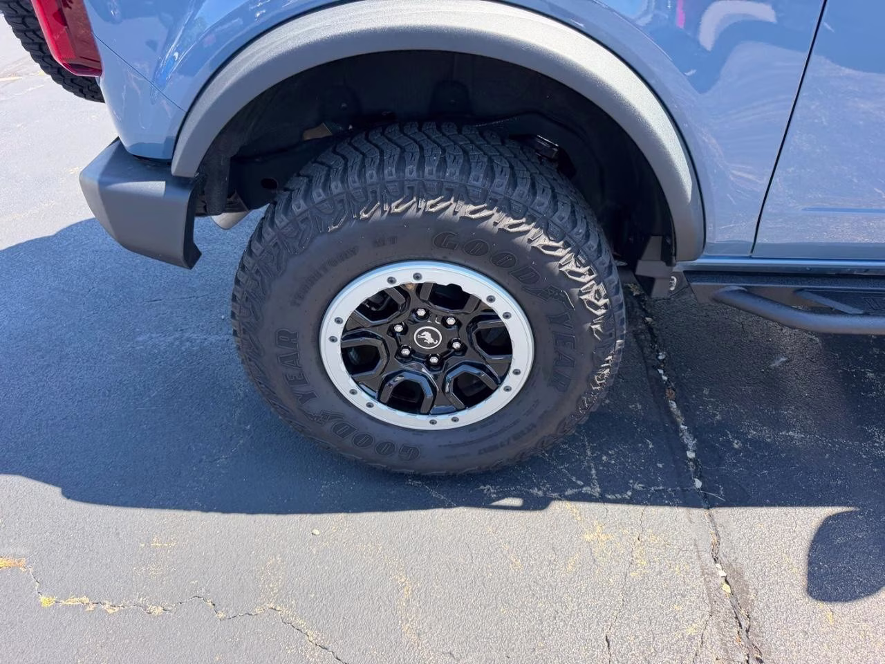 2025 Azure Gray Metallic Tri-Coat Ford Bronco Base 4X4 SUV