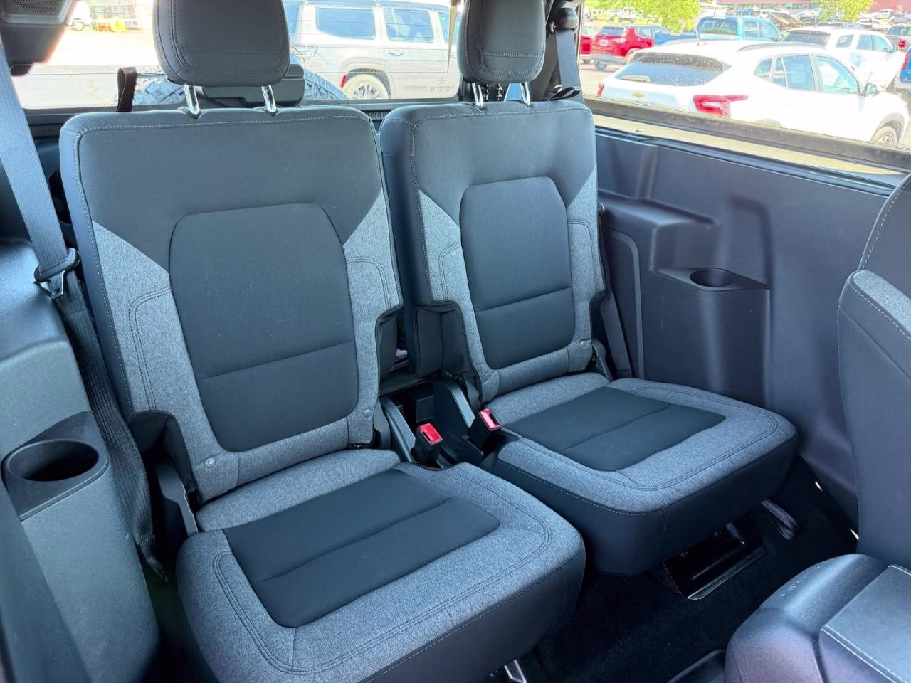 2025 Azure Gray Metallic Tri-Coat Ford Bronco Base 4X4 SUV