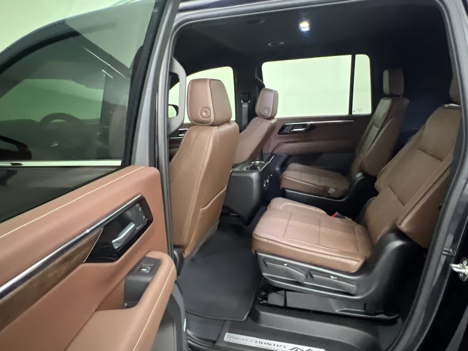 2025 Dark Ash Metallic Chevrolet Suburban High Country 4X4 SUV