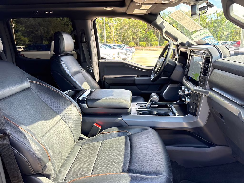 2024 Agate Black Metallic Ford F-150 Lariat 4X4 Truck
