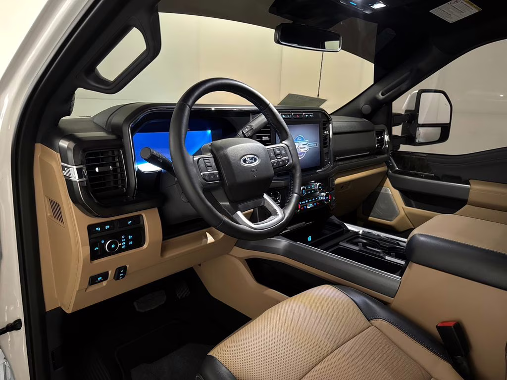 2023 White Metallic Ford Super Duty F-250 SRW Lariat 4X4 Truck