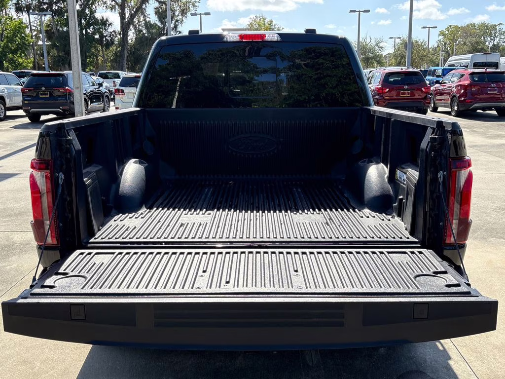 2024 Agate Black Metallic Ford F-150 Lariat 4X4 Truck