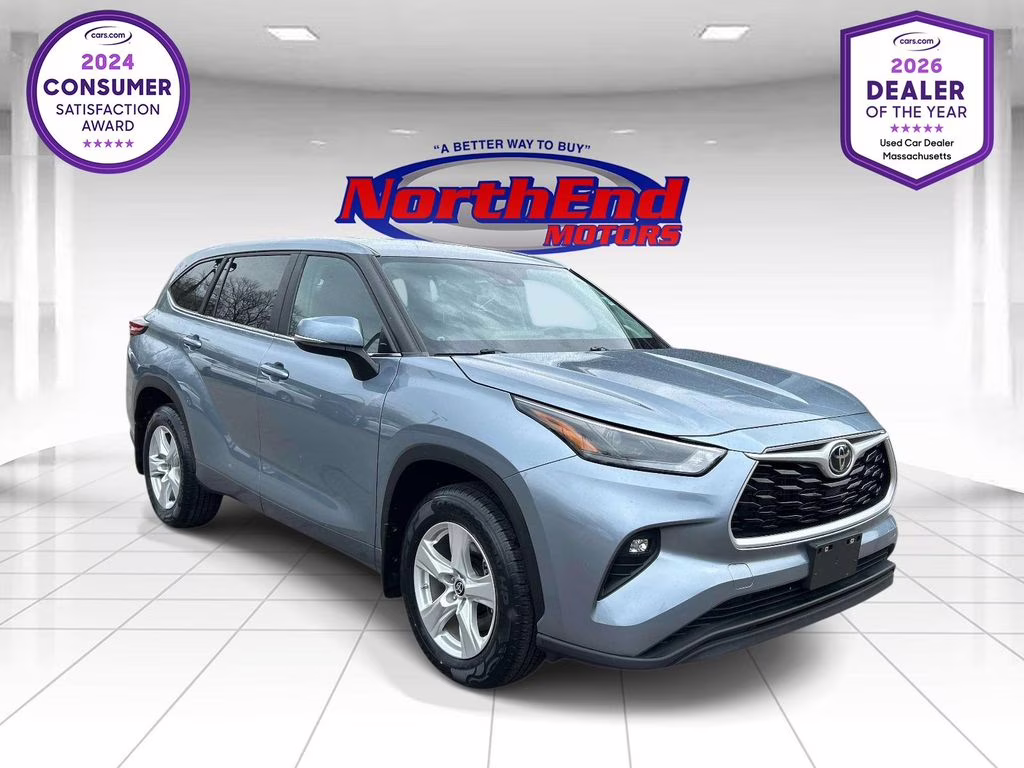 2023 Moon Dust Toyota Highlander LE AWD SUV