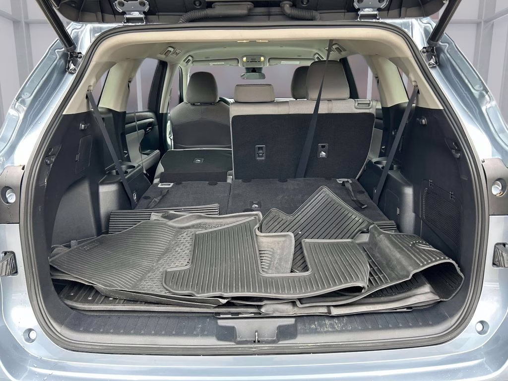 2023 Moon Dust Toyota Highlander LE AWD SUV