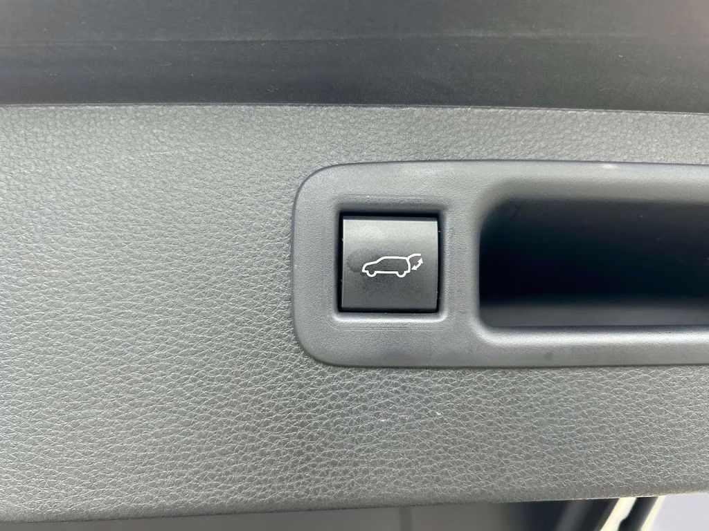 2023 Moon Dust Toyota Highlander LE AWD SUV