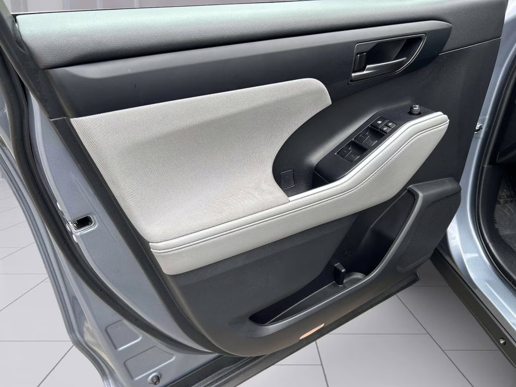 2023 Moon Dust Toyota Highlander LE AWD SUV