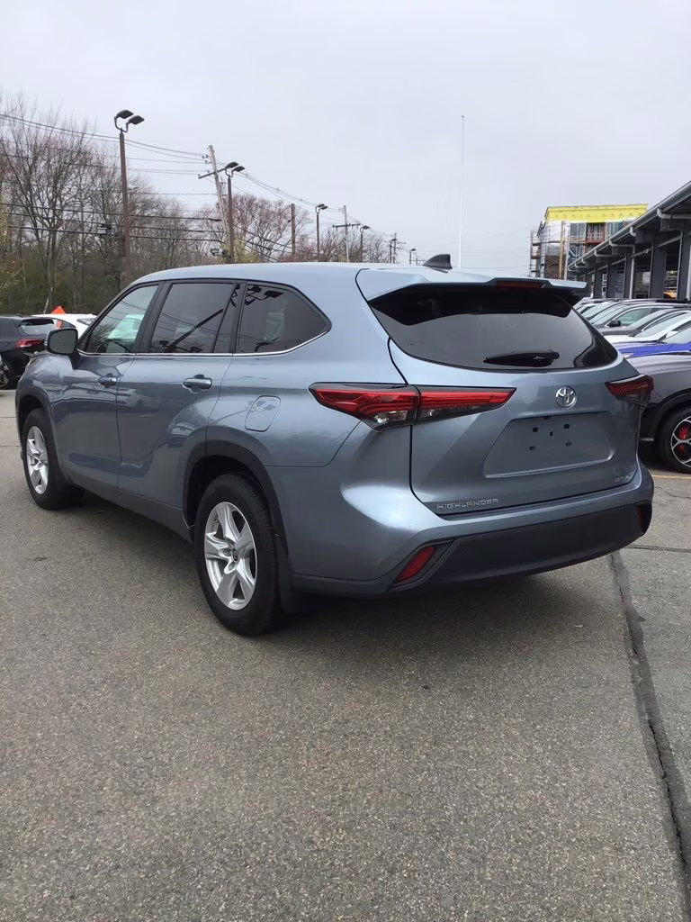 2023 Moon Dust Toyota Highlander LE AWD SUV