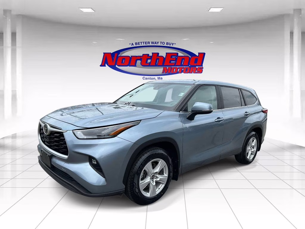 2023 Moon Dust Toyota Highlander LE AWD SUV