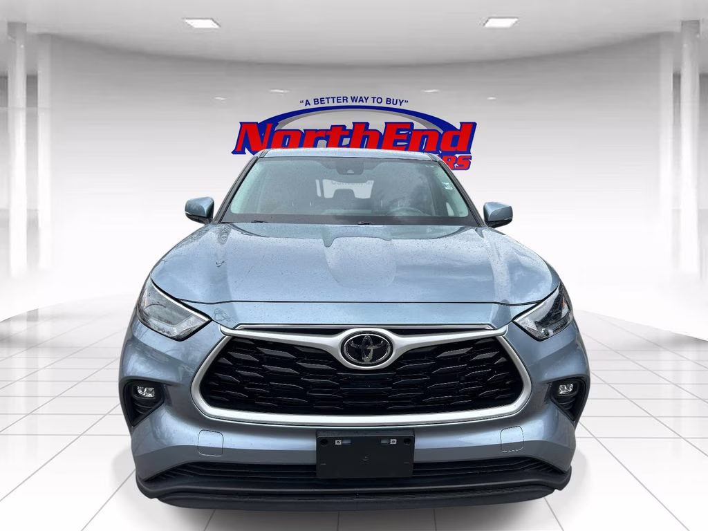 2023 Moon Dust Toyota Highlander LE AWD SUV