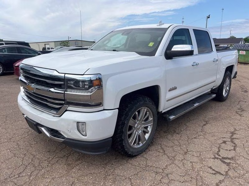 2017 Iridescent Pearl Tricoat Chevrolet Silverado High Country 4X4 Truck