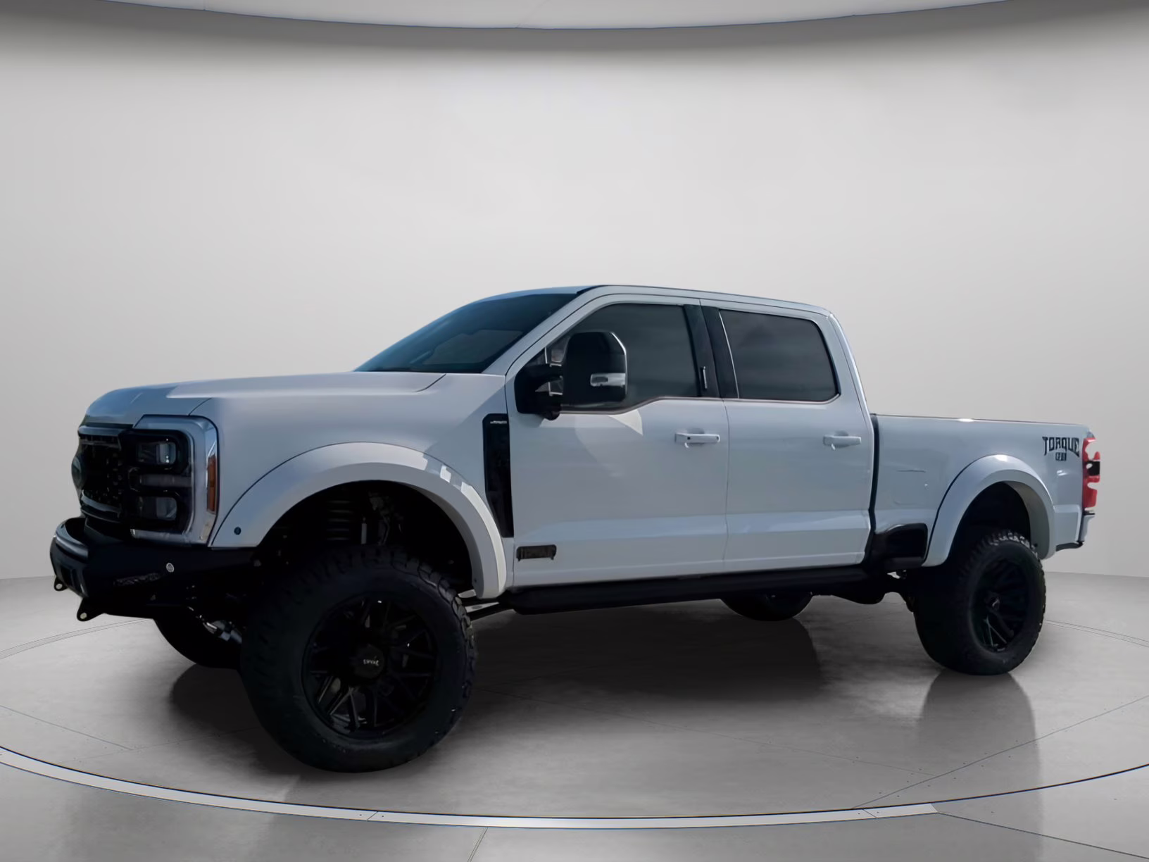 2026 Star White Metallic Tri-Coat Ford Super Duty F-250 SRW LARIAT Crew Cab Pickup 4X4 Truck