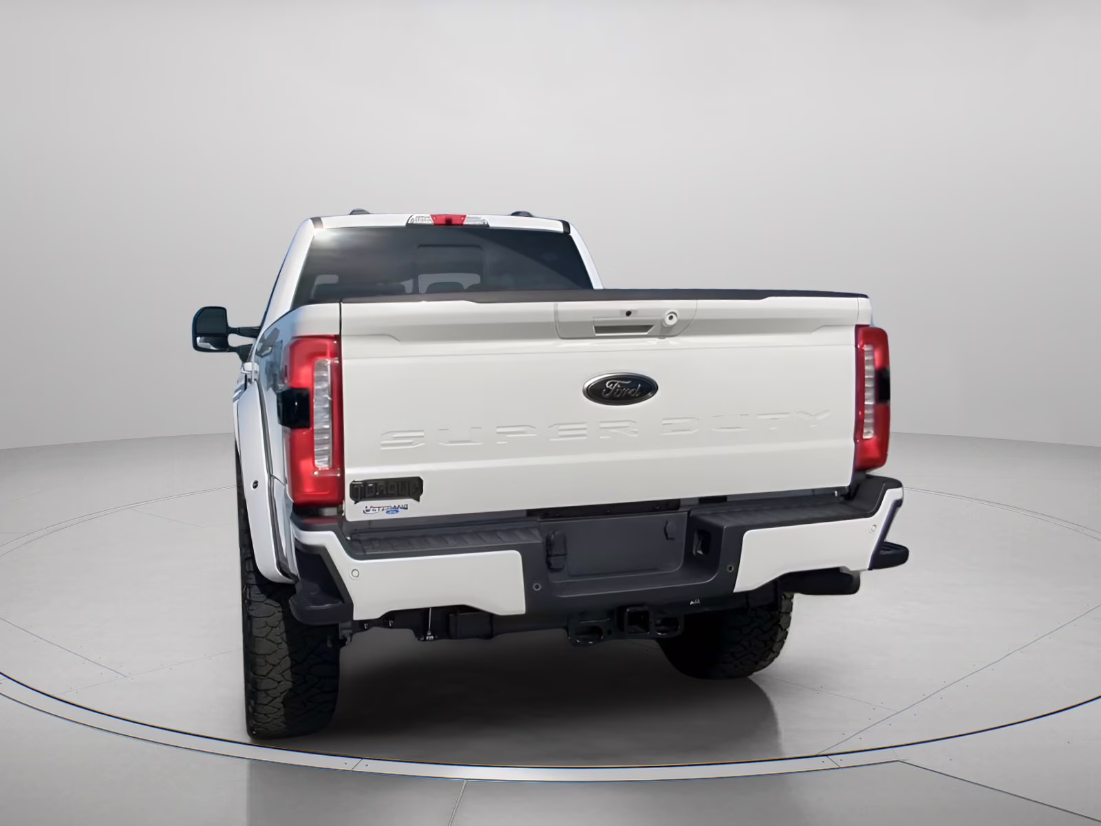 2026 Star White Metallic Tri-Coat Ford Super Duty F-250 SRW LARIAT Crew Cab Pickup 4X4 Truck