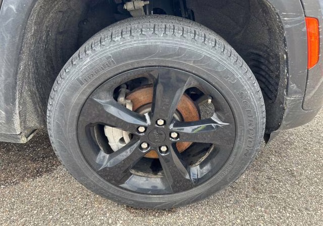 2024 Baltic Gray Metallic Clearcoat Jeep Grand Cherokee Limited 4X4 SUV