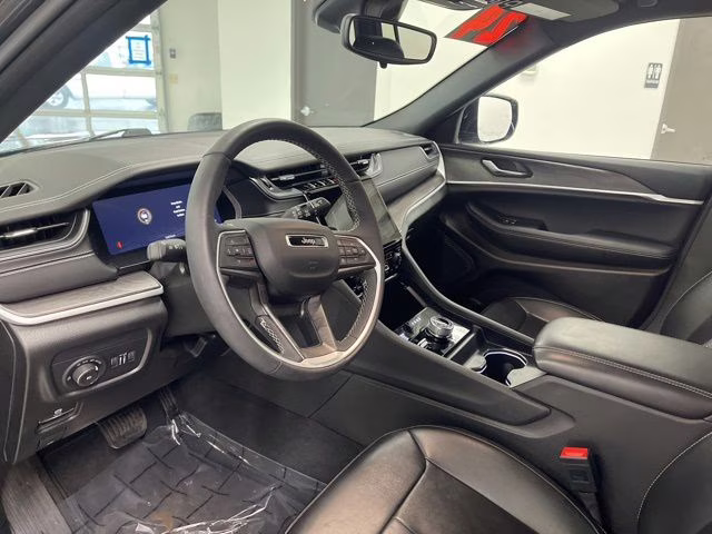 2024 Baltic Gray Metallic Clearcoat Jeep Grand Cherokee Limited 4X4 SUV