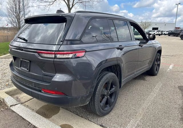 2024 Baltic Gray Metallic Clearcoat Jeep Grand Cherokee Limited 4X4 SUV