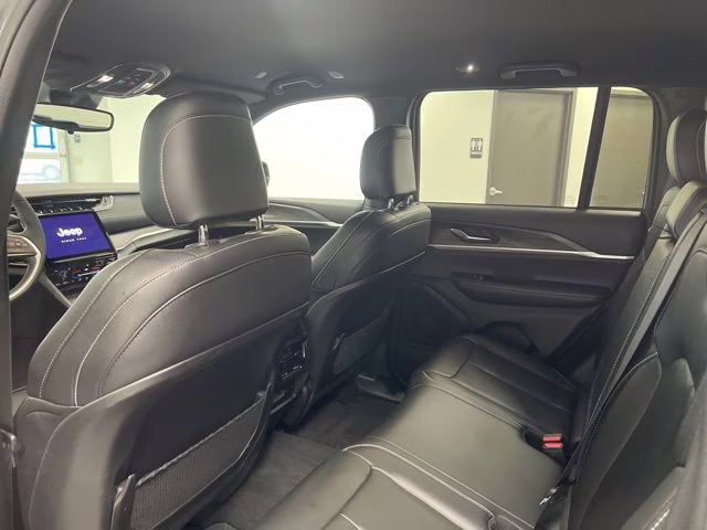 2024 Baltic Gray Metallic Clearcoat Jeep Grand Cherokee Limited 4X4 SUV
