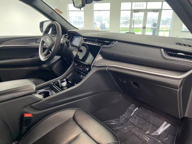 2024 Baltic Gray Metallic Clearcoat Jeep Grand Cherokee Limited 4X4 SUV