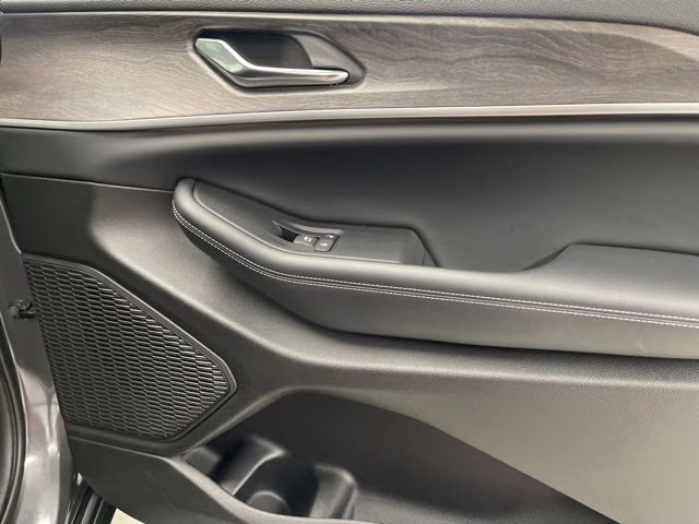 2024 Baltic Gray Metallic Clearcoat Jeep Grand Cherokee Limited 4X4 SUV
