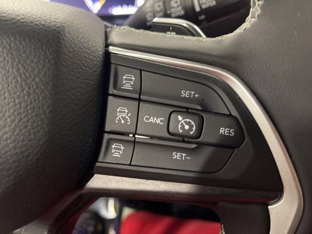 2024 Baltic Gray Metallic Clearcoat Jeep Grand Cherokee Limited 4X4 SUV
