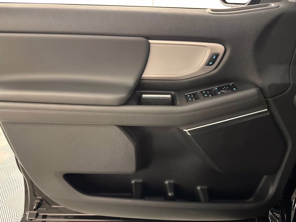 2026 Agate Black Metallic Ford Expedition Active RWD SUV