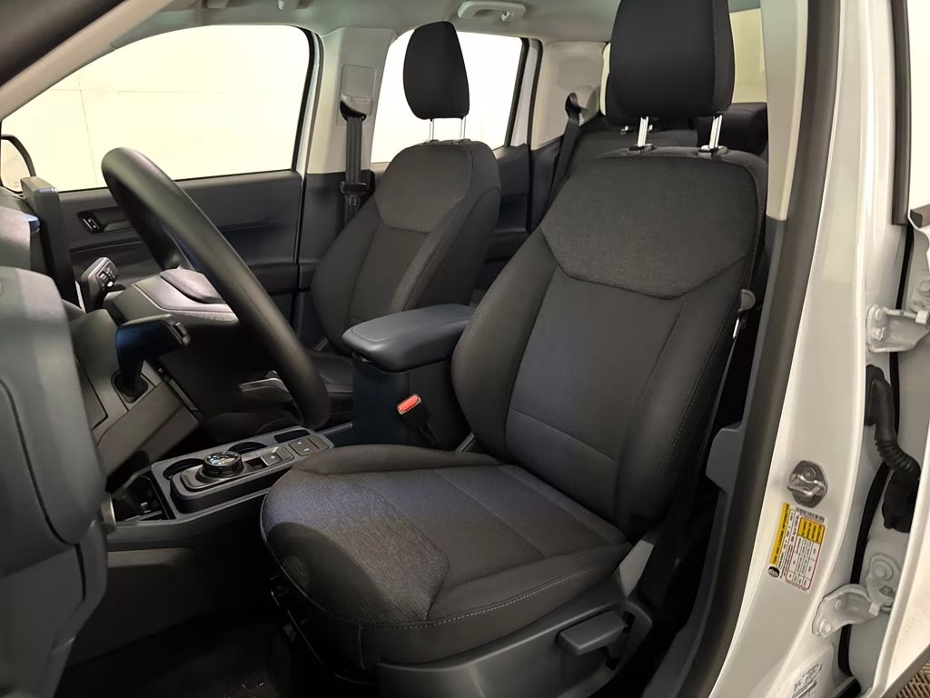 2026 Oxford White Ford Maverick XL FWD Truck