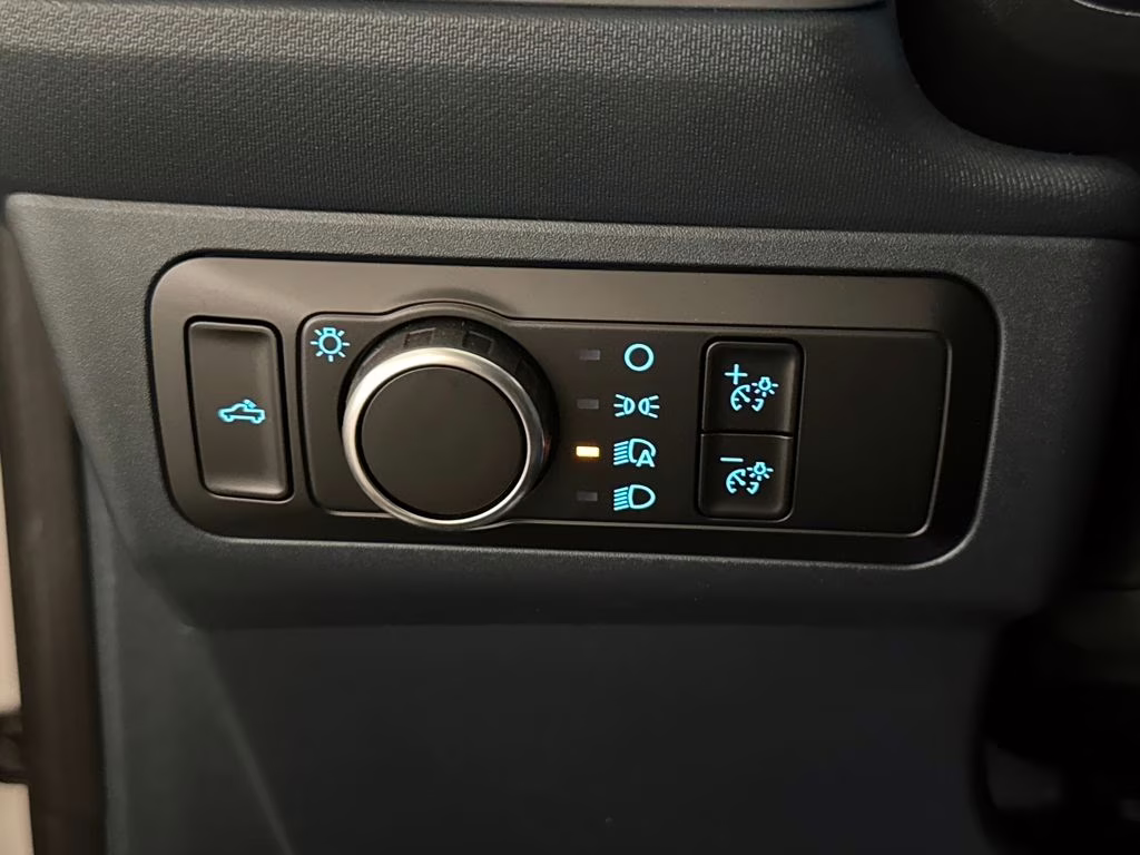 2026 Oxford White Ford Maverick XL FWD Truck