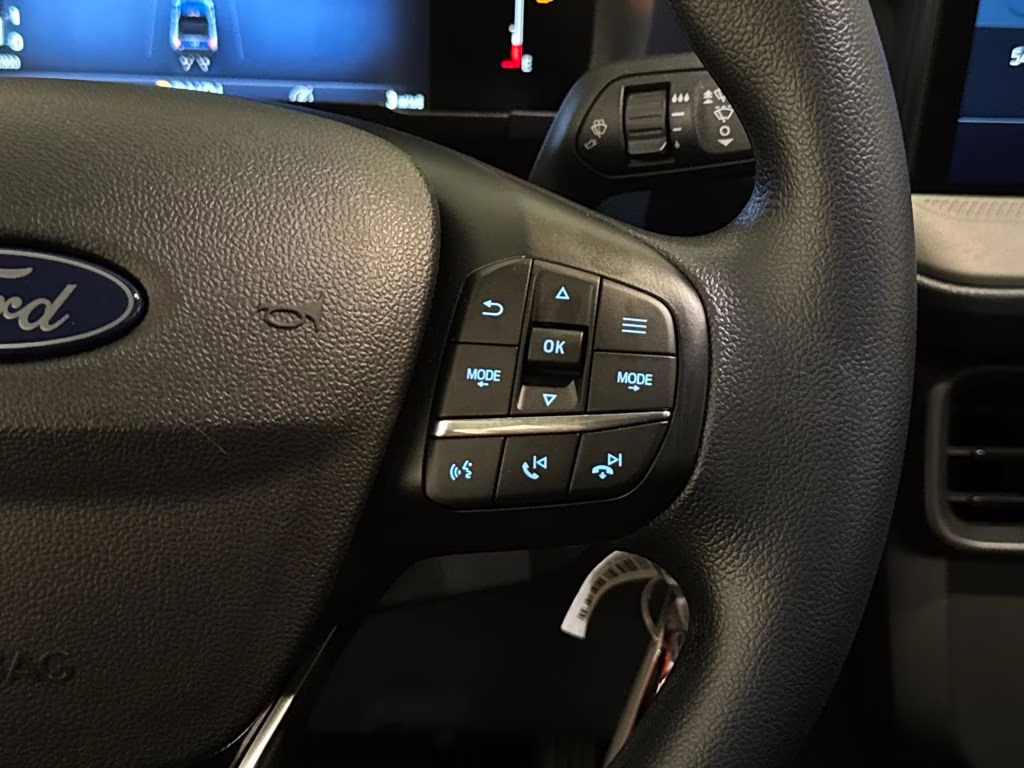 2026 Oxford White Ford Maverick XL FWD Truck