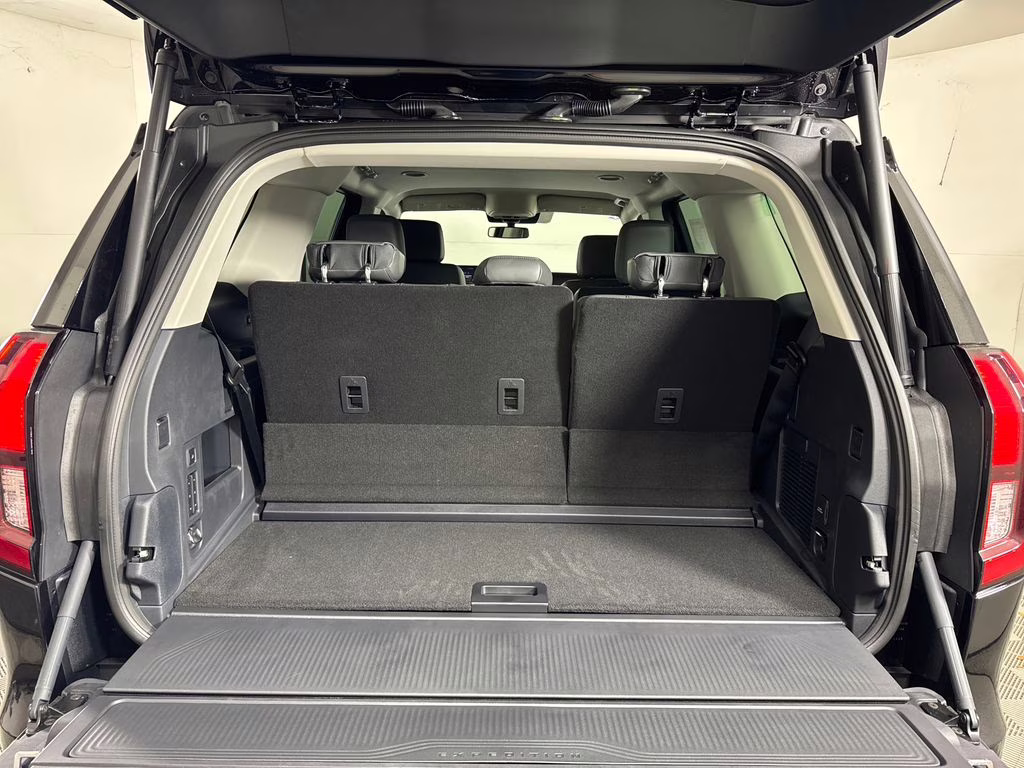 2026 Agate Black Metallic Ford Expedition Active RWD SUV