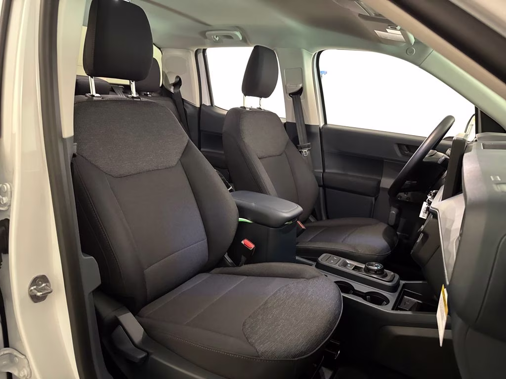 2026 Oxford White Ford Maverick XL FWD Truck