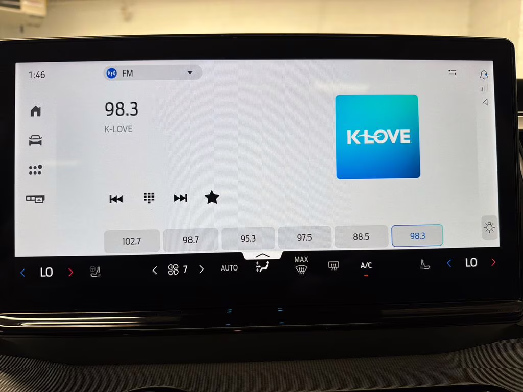 2025 Star White Metallic Tri-Coat Ford Expedition Active RWD SUV