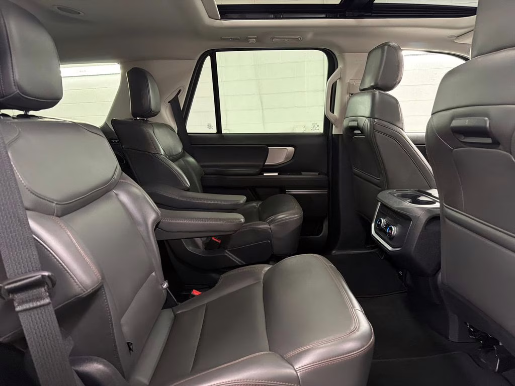 2025 Star White Metallic Tri-Coat Ford Expedition Active RWD SUV