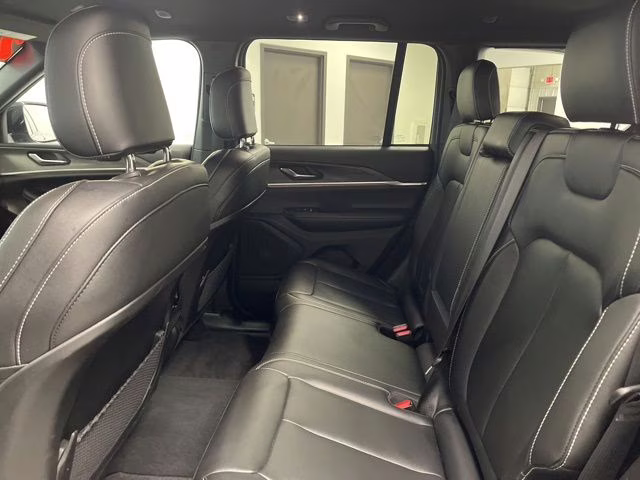 2024 Baltic Gray Metallic Clearcoat Jeep Grand Cherokee Limited 4X4 SUV