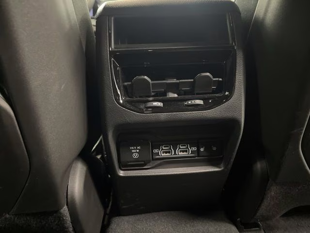 2024 Baltic Gray Metallic Clearcoat Jeep Grand Cherokee Limited 4X4 SUV