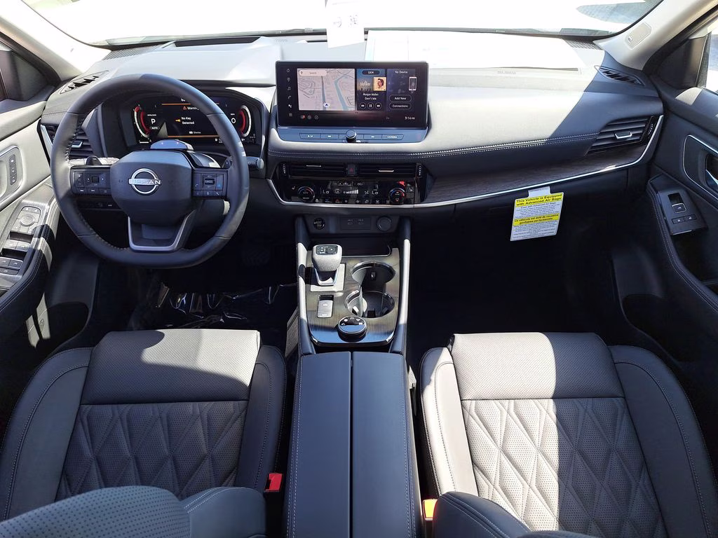 2026 Everest White Pearl Tricoat Nissan Rogue Platinum AWD SUV