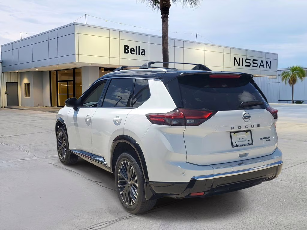 2026 Everest White Pearl/Super Black Nissan Rogue Platinum AWD SUV